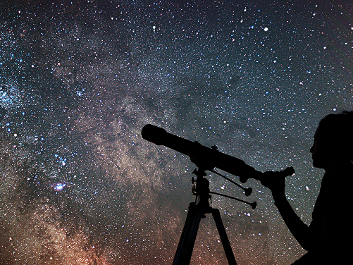 Soirée sous les étoiles avec télescope & histoires (plaids & chocolat chaud inclus)