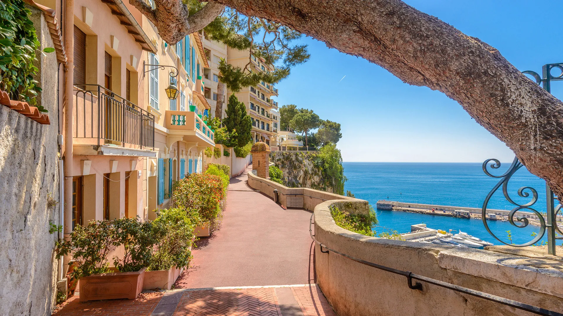 Maisons méditerranéennes en bord de mer sur la Côte d’Azur – solutions de financement immobilier avec Sur la mer